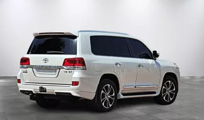 Toyota Land Cruiser VXR 5.7L 4WD VXR 5.7L-8CYL 4WD Grand Touring - Completely Agency Maintained - Low Mileage Al Futtaim-3