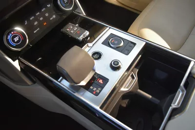 LAND ROVER RANGE ROVER SE 2023 | BLACK-2