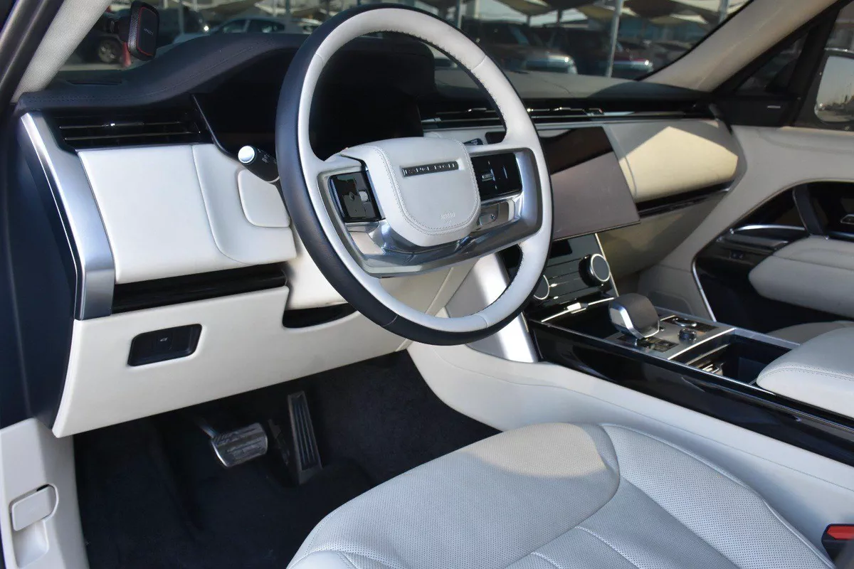 LAND ROVER RANGE ROVER SE 2023 | BLACK-18-18