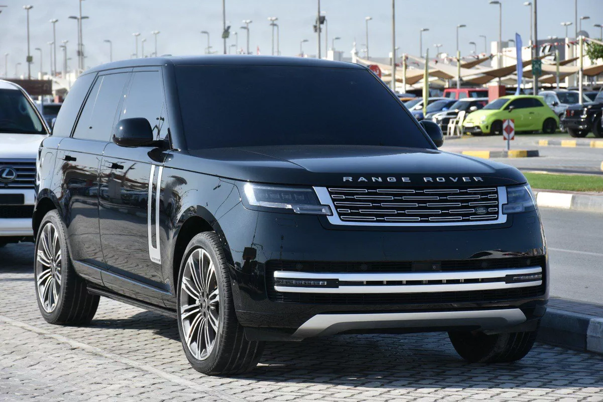 LAND ROVER RANGE ROVER SE 2023 | BLACK