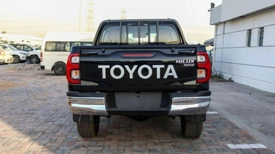 Toyota Hilux HILUX GLX 2.7L AT PETROL 2024-18