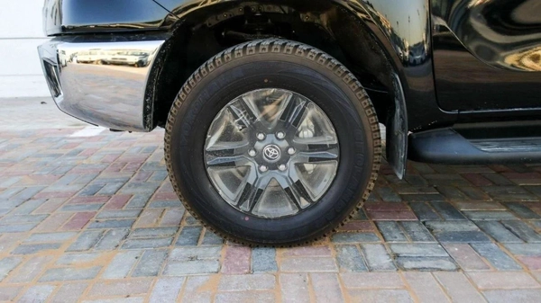 Toyota Hilux HILUX GLX 2.7L AT PETROL 2024