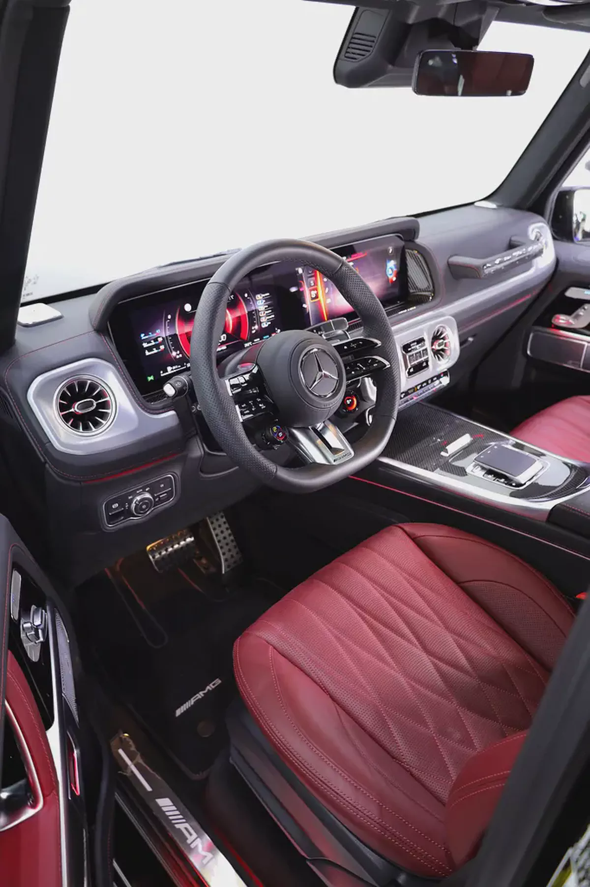 G63 MANUFAKTUR EDITION + DOUBLE NIGHT PACKAGE + CARBON INTERIOR+ 5 YEARS GARGASH WARRANTY + SERVICE-4-4