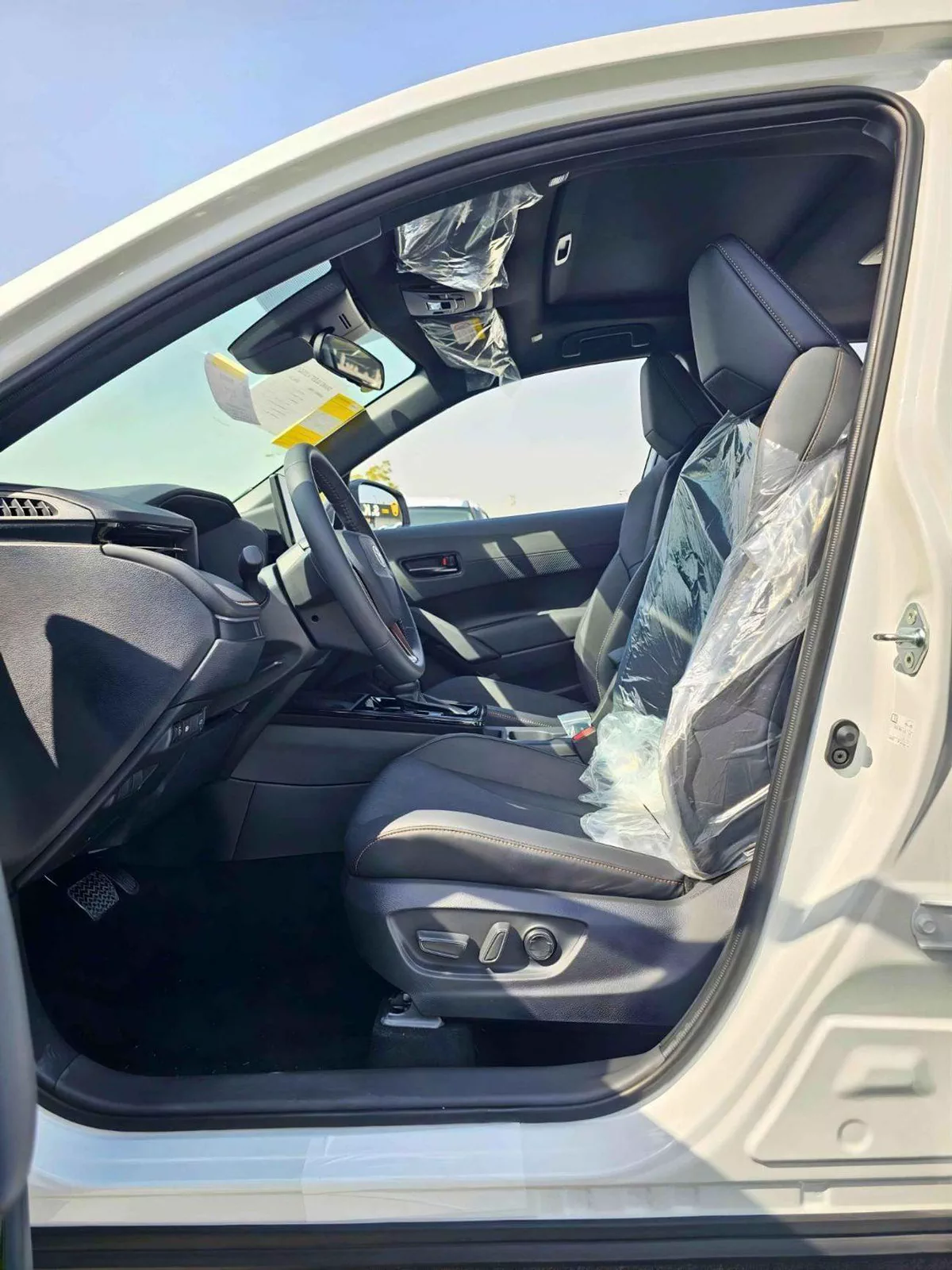 Toyota Frontlander Luxury HYBRID LUXURY WITH ELECTRIC BACK DOOR /2.0L PETROL V4 /RADAR/SUNROOF/DRIVER POWER SEATS (CODE#FLPA)-9-0