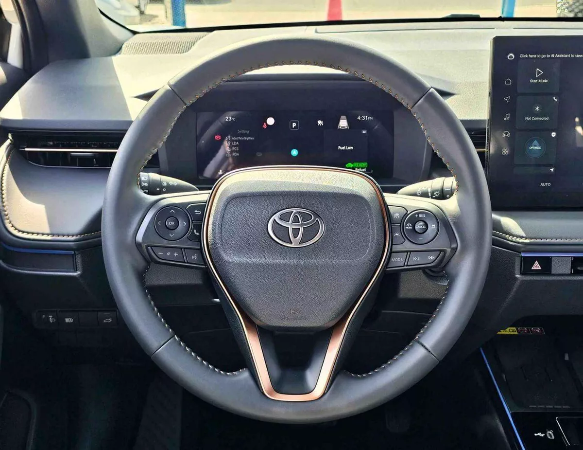 Toyota Frontlander Luxury HYBRID LUXURY WITH ELECTRIC BACK DOOR /2.0L PETROL V4 /RADAR/SUNROOF/DRIVER POWER SEATS (CODE#FLPA)-14-0
