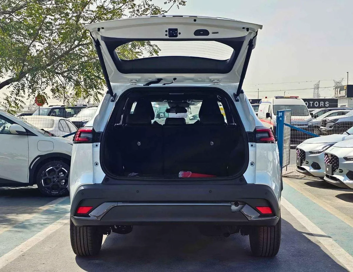 Toyota Frontlander Luxury HYBRID LUXURY WITH ELECTRIC BACK DOOR /2.0L PETROL V4 /RADAR/SUNROOF/DRIVER POWER SEATS (CODE#FLPA)-6-0