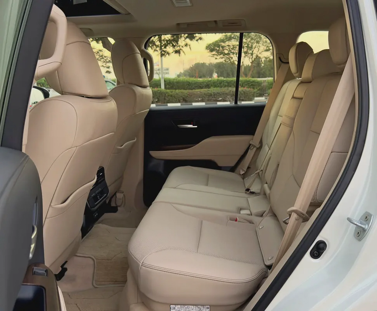 2024 Toyota Land Cruiser GXR 4.0l V6, Dealer Warranty, GCC Specifications-12-12