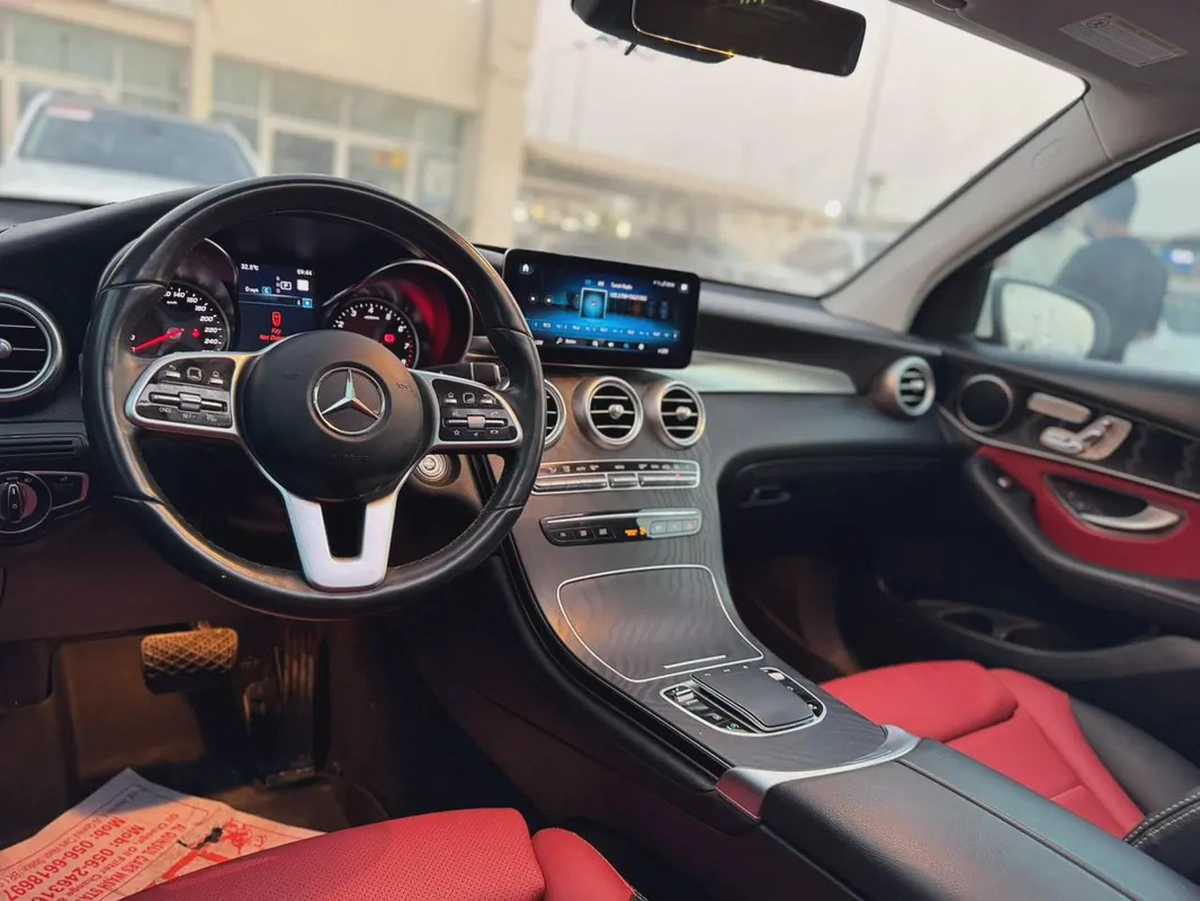 Mercedes-Benz GLC 300 4MATIC 2022 -/Other Specs-12-12
