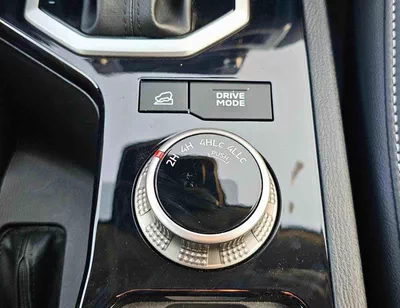 Mitsubishi L200 SPORTERO (NON GCC) 2.4L DIESEL V4 A/T | PUSH START | LEATHER WITH DRIVER PWR SEAT | REAR CAMERA (CODE # SPTR)-18