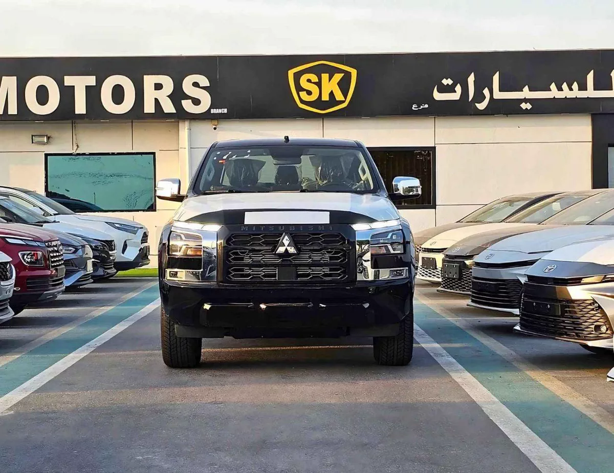 Mitsubishi L200 SPORTERO (NON GCC) 2.4L DIESEL V4 A/T | PUSH START | LEATHER WITH DRIVER PWR SEAT | REAR CAMERA (CODE # SPTR)