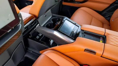 Lexus LX600 VIP 3.5P AT MY2023 – BLACK-12