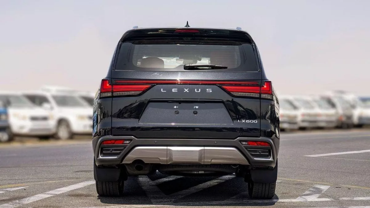 Lexus LX600 VIP 3.5P AT MY2023 – BLACK-4-0