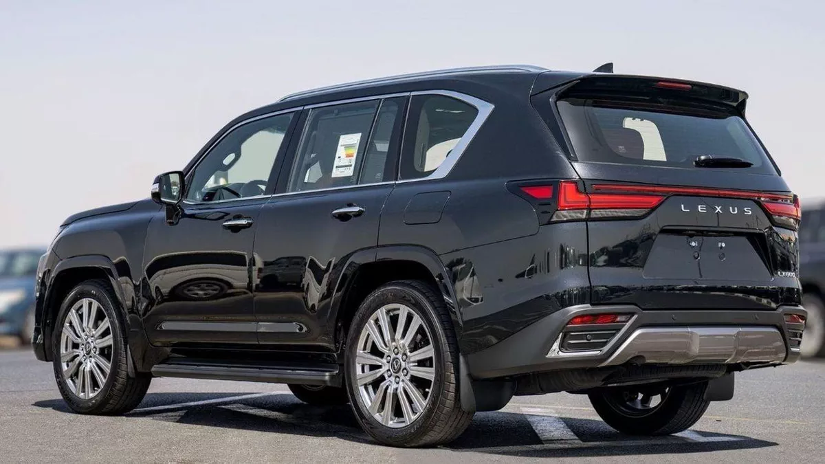 Lexus LX600 VIP 3.5P AT MY2023 – BLACK-5-0