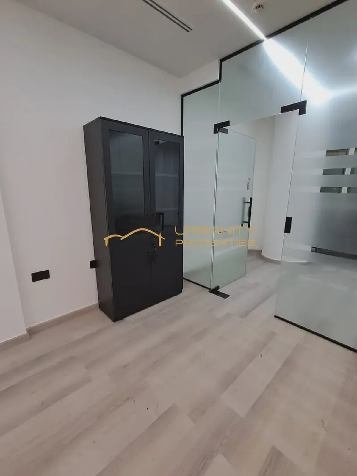 Premium Fully Fitted Office Space for Lease in B2B Tower, Business Bay – Prime Location-3-3