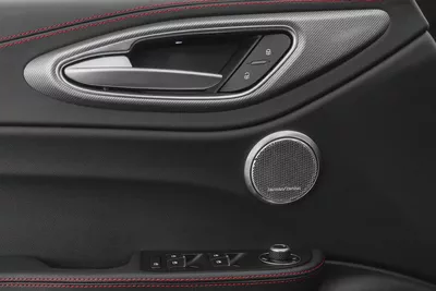 4,527 AED / 60 months | 0% DP | 2025 Alfa Romeo Giulia Tributo Italiano / Agency Warranty-10