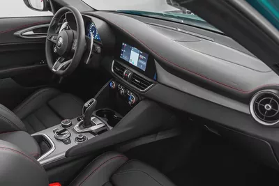 4,527 AED / 60 months | 0% DP | 2025 Alfa Romeo Giulia Tributo Italiano / Agency Warranty-11
