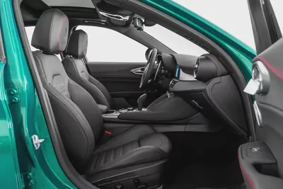 4,527 AED / 60 months | 0% DP | 2025 Alfa Romeo Giulia Tributo Italiano / Agency Warranty-7
