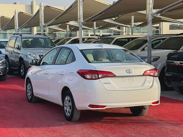 2018 | Toyota Yaris  | SE | GCC Ref#964