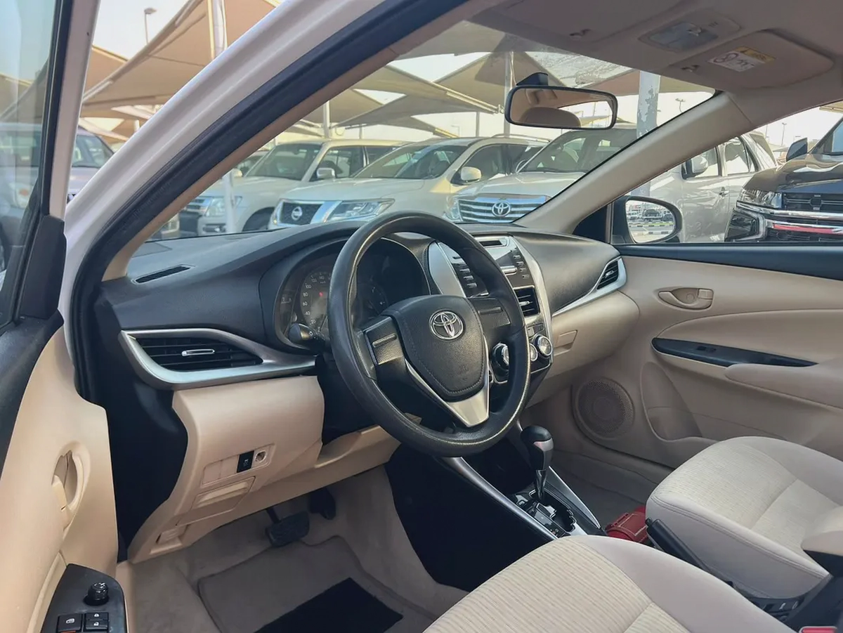 2018 | Toyota Yaris  | SE | GCC Ref#964-8-8