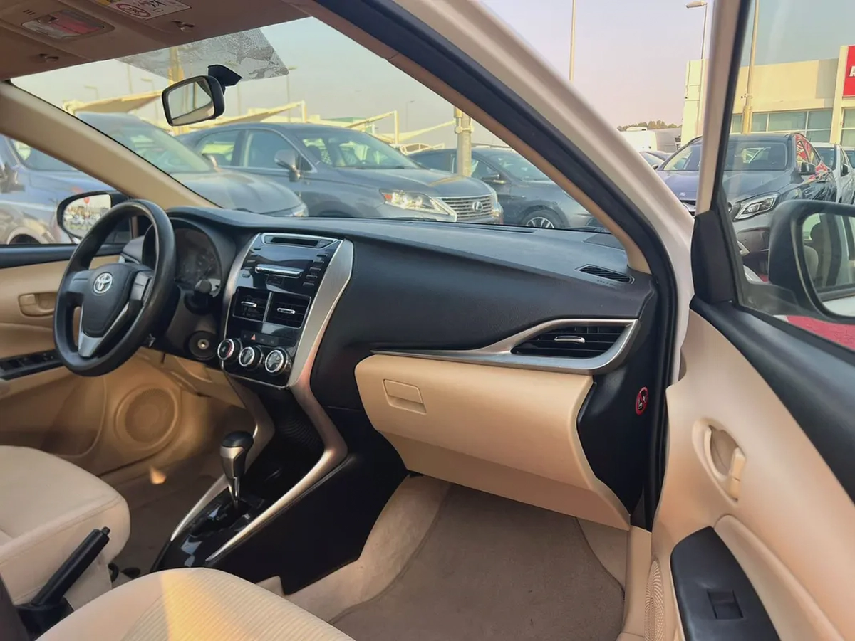 2018 | Toyota Yaris  | SE | GCC Ref#964-10-10