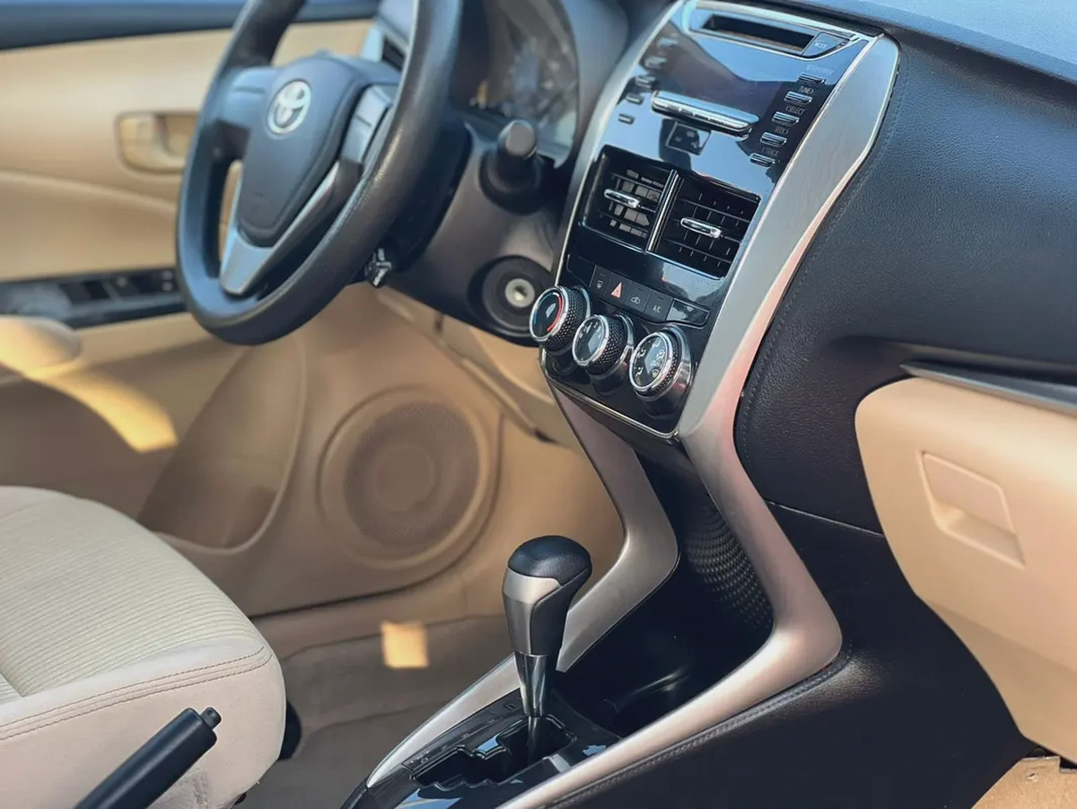 2018 | Toyota Yaris  | SE | GCC Ref#964-14-14