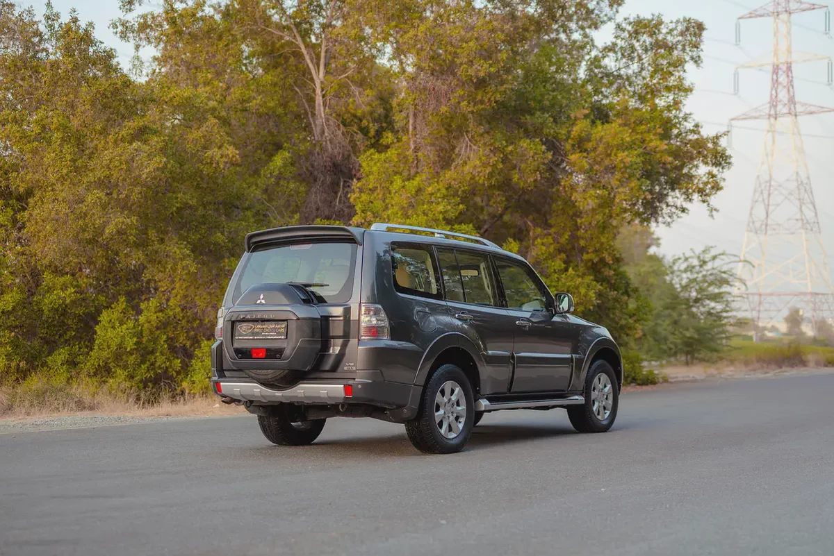 Pajero GLS | GCC Specs | REF#P11095-3-3