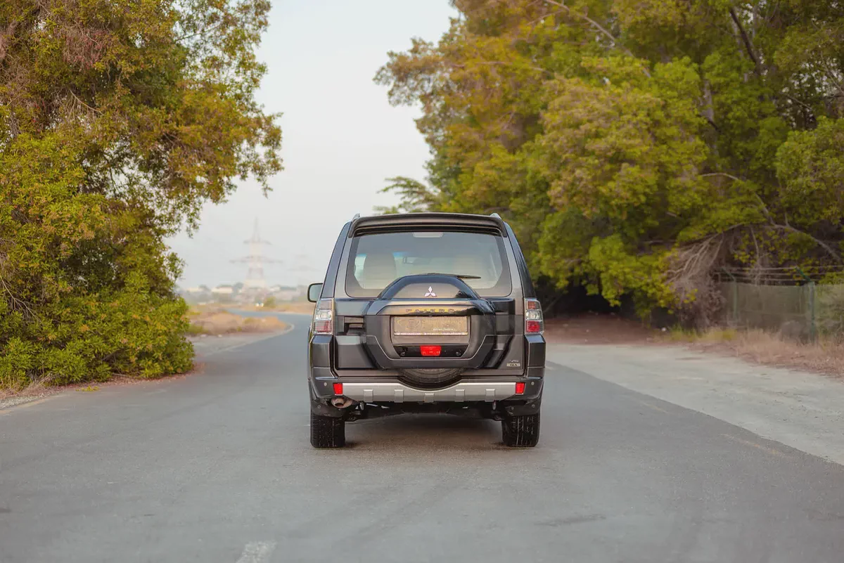 Pajero GLS | GCC Specs | REF#P11095-6-6
