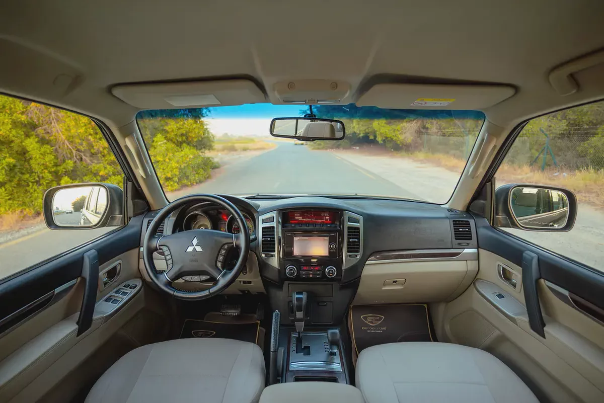 Pajero GLS | GCC Specs | REF#P11095-7-7