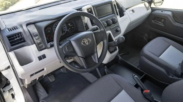 Toyota Hiace HIACE 3.5L MT PETROL HIROOF 2026