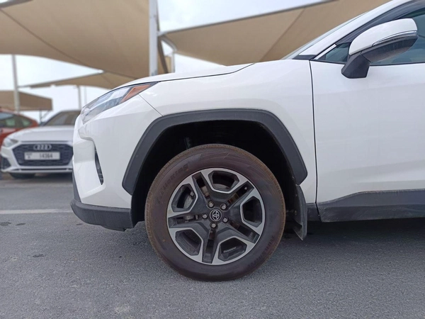 Toyota RAV4 XLE 4WD