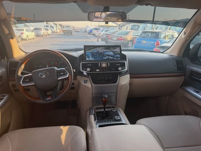 Toyota Land Cruiser GXR 2013 GCC Specs-7