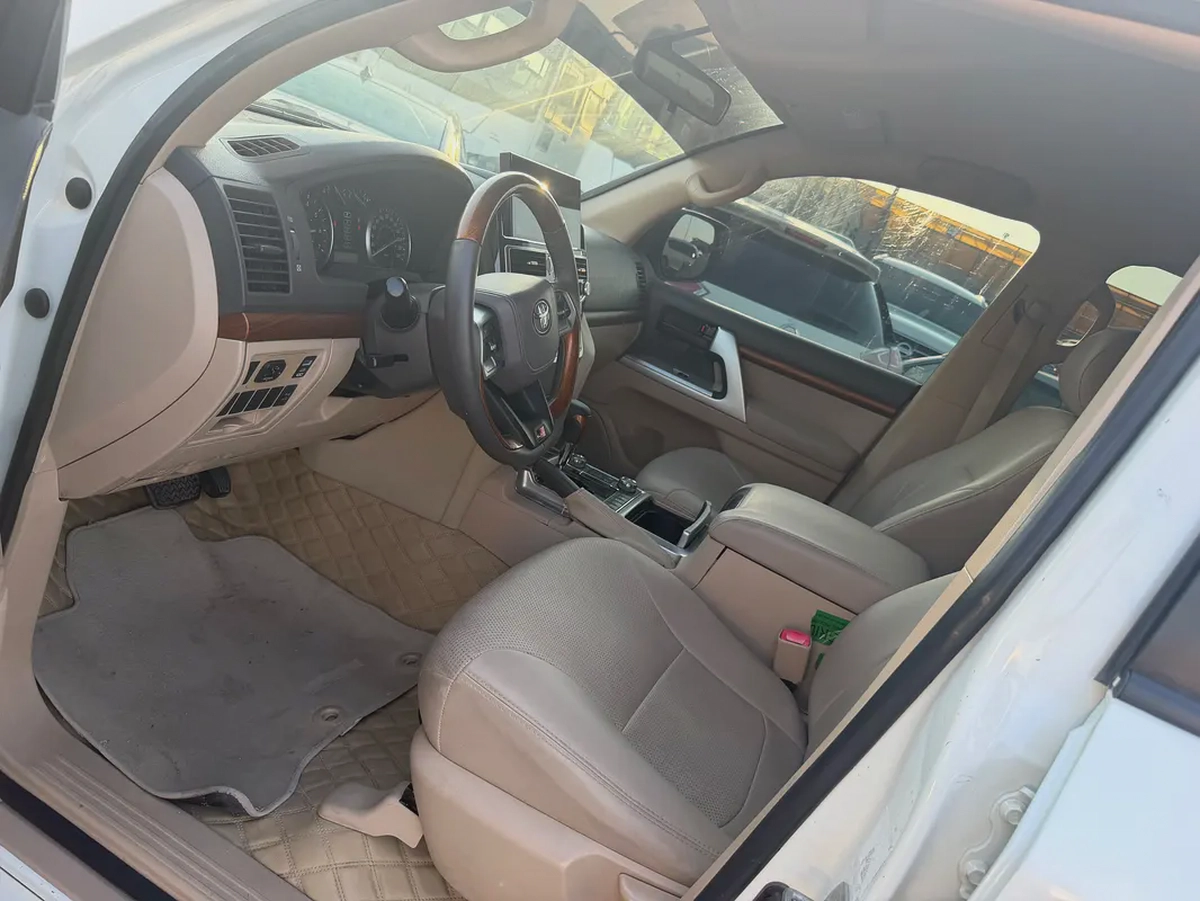 Toyota Land Cruiser GXR 2013 GCC Specs