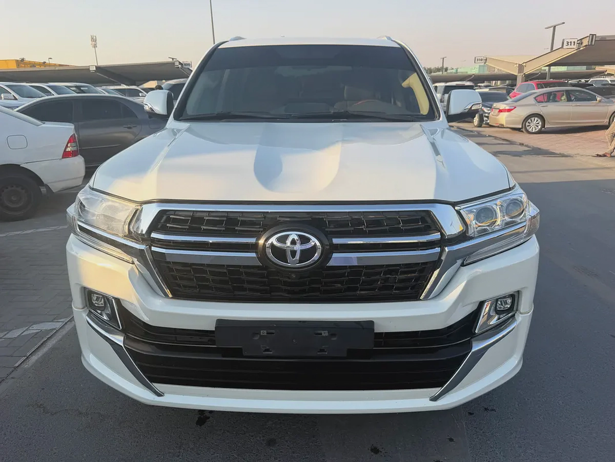 Toyota Land Cruiser GXR 2013 GCC Specs