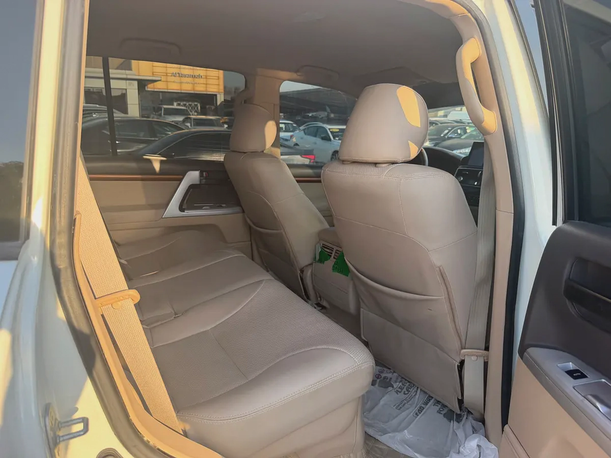 Toyota Land Cruiser GXR 2013 GCC Specs