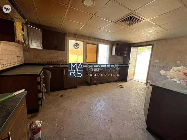 Luxury| Spacious| 5 Bedroom Villa| With Maid Room| Best Price| Closer to Emirates Road
