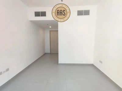 Close to metro stadium 2Bhk with All ementies Available in 78k-9