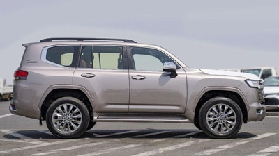 Toyota Land Cruiser Land cruiser VXR 3.3L diesel AT MY 2025 V6-4