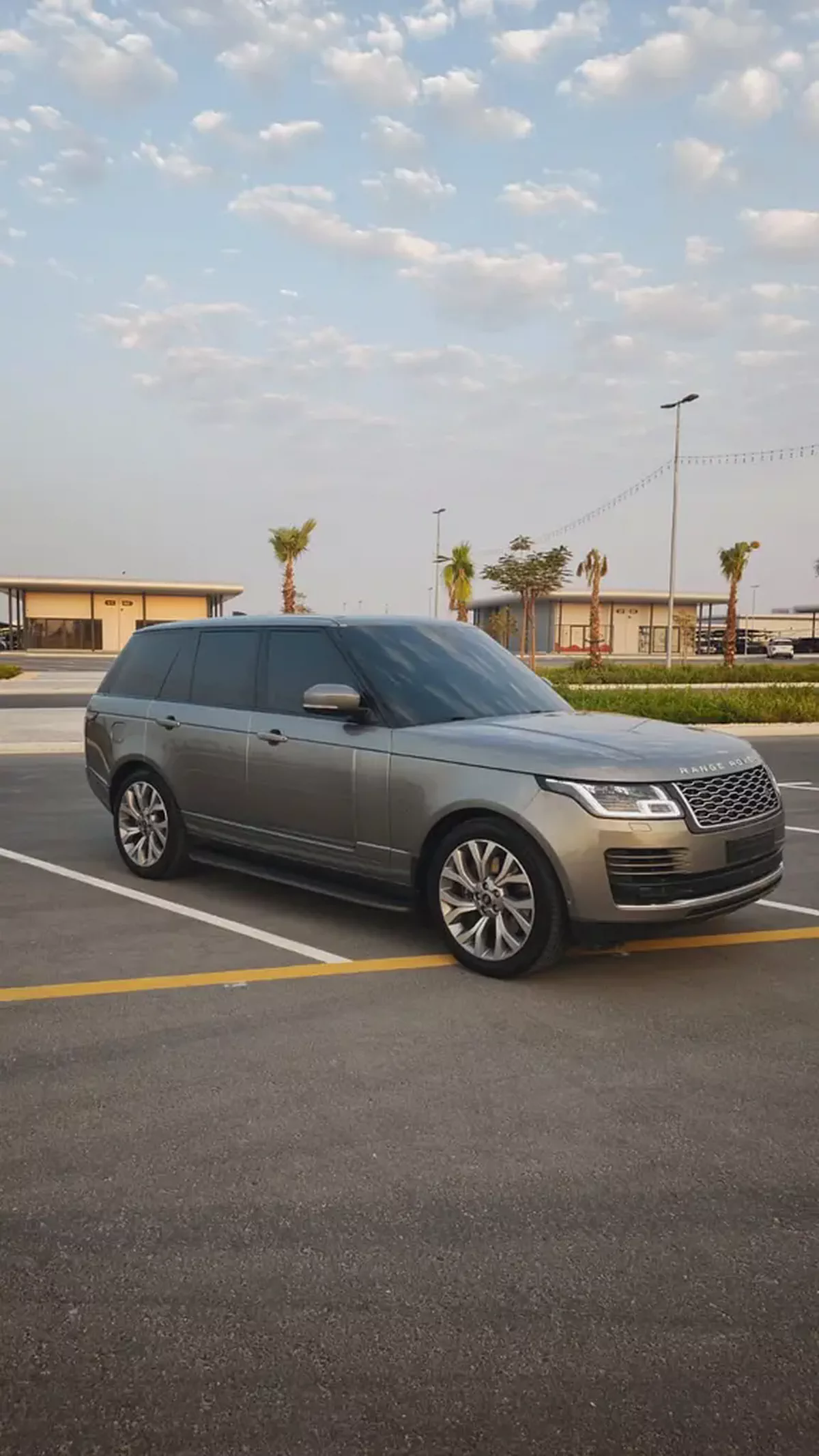 Land Rover Range Rover Supercharged 2018 | GCC Specs | Low Mileage-3-3