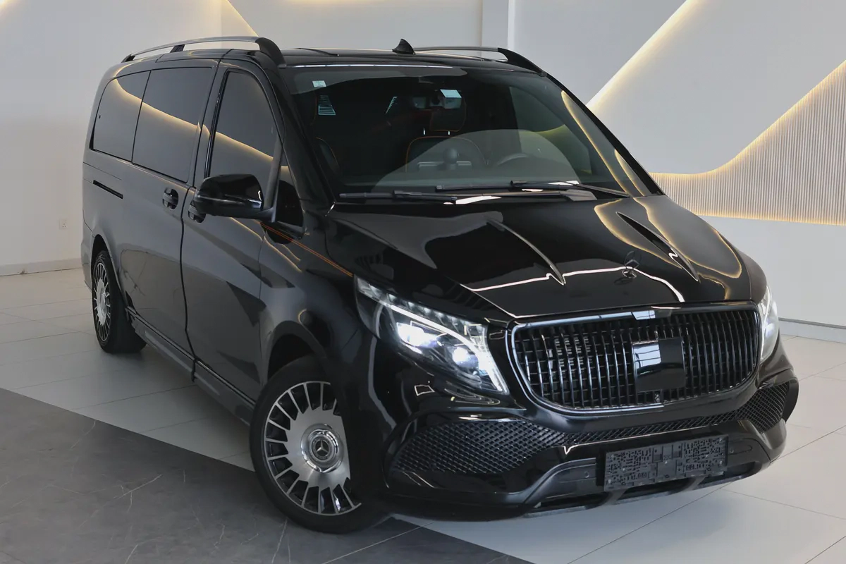 2024 Mercedes-Benz V-Class V 250 GCC Spec-61000KM - Brand New Luxury MPV-1-1