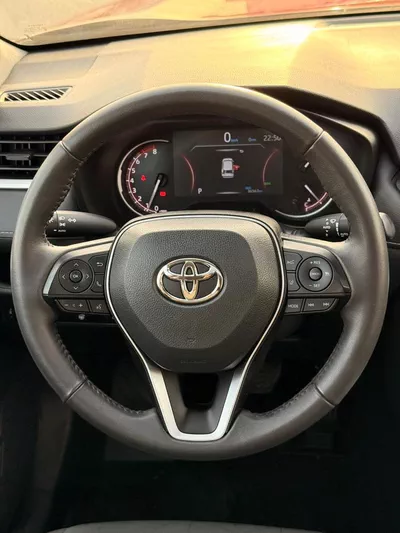 Toyota RAV4 XLE 2.5L AWD Full option 2023-9