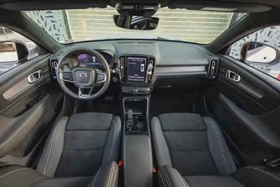 Volvo XC40 2023-16
