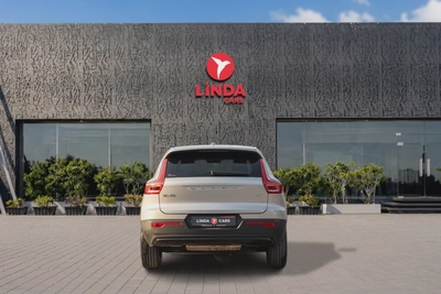 Volvo XC40 2023-17