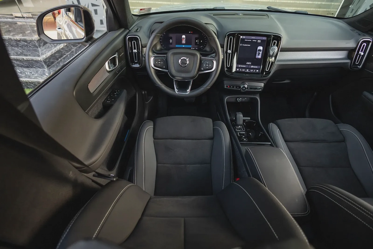 Volvo XC40 2023-14-14