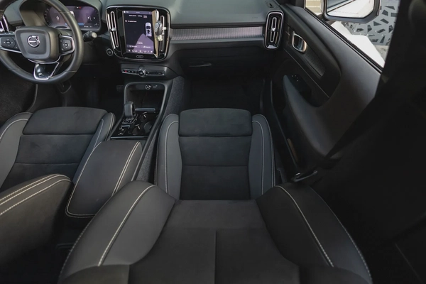 Volvo XC40 2023