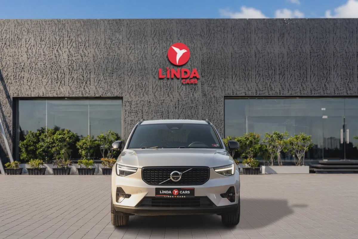 Volvo XC40 2023-11-11