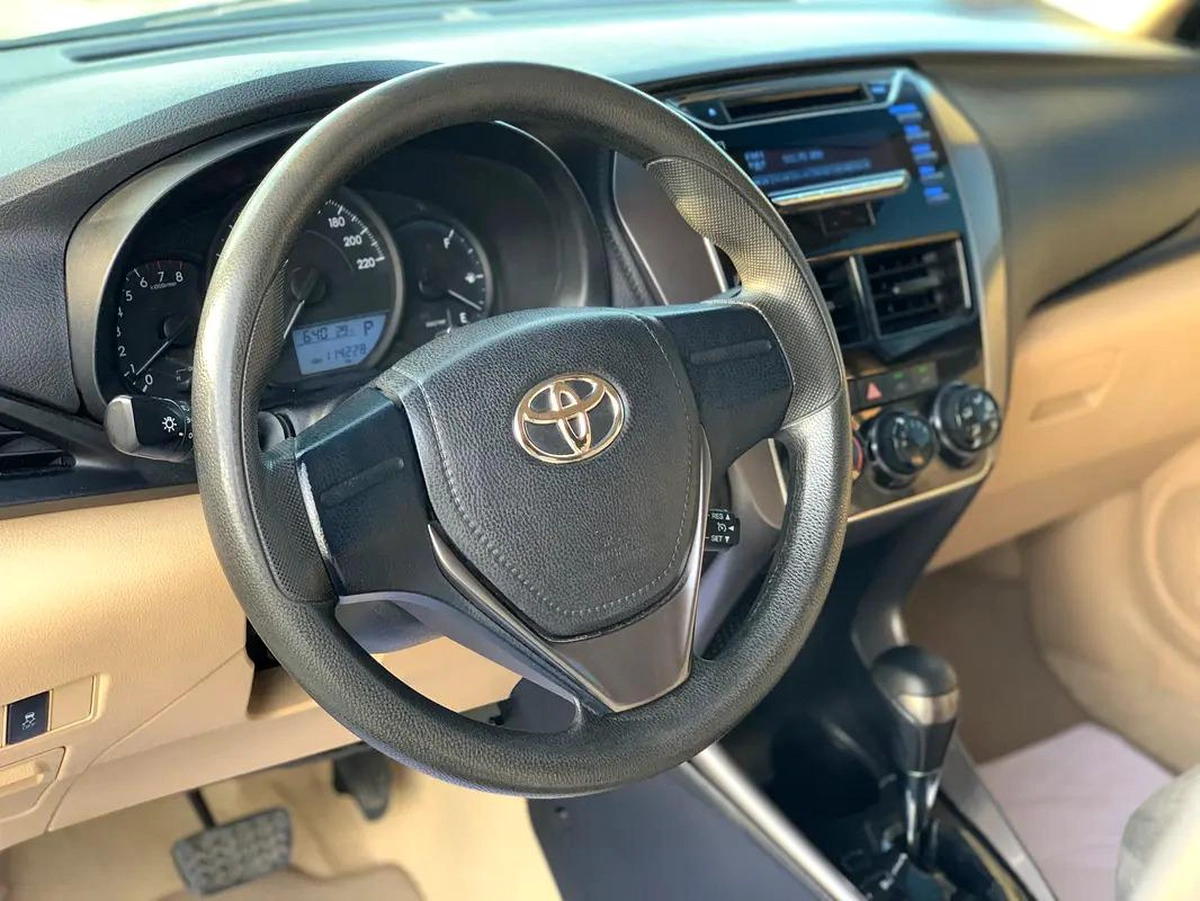 Toyota Yaris E-5-5