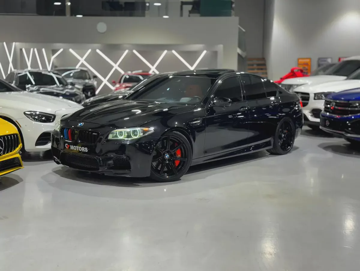 BMW M5 | 2014 | High-Performance Luxury Sedan.