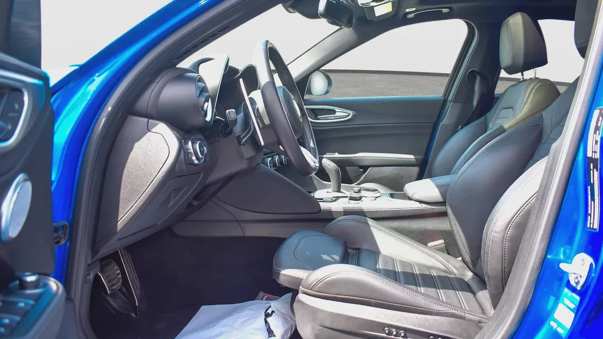 0% DP | AED 1,532/Month | Alfa Romeo | Giulia Veloce | 2022 | Gargash Warranty and Service-9-9