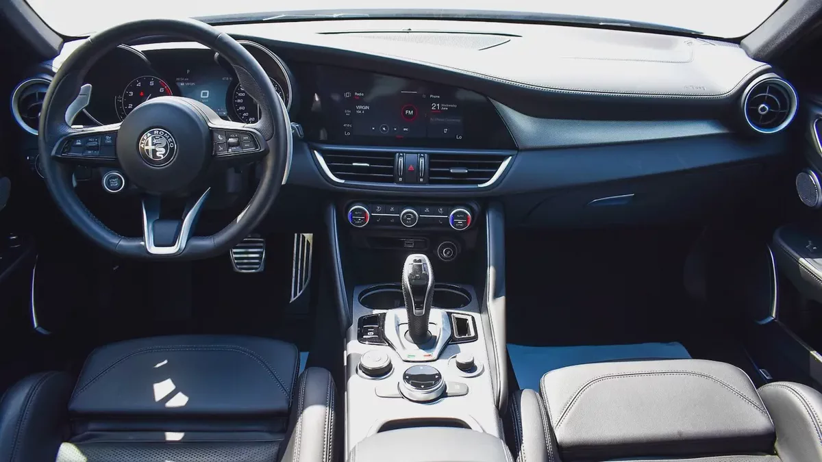 0% DP | AED 1,532/Month | Alfa Romeo | Giulia Veloce | 2022 | Gargash Warranty and Service-10-10