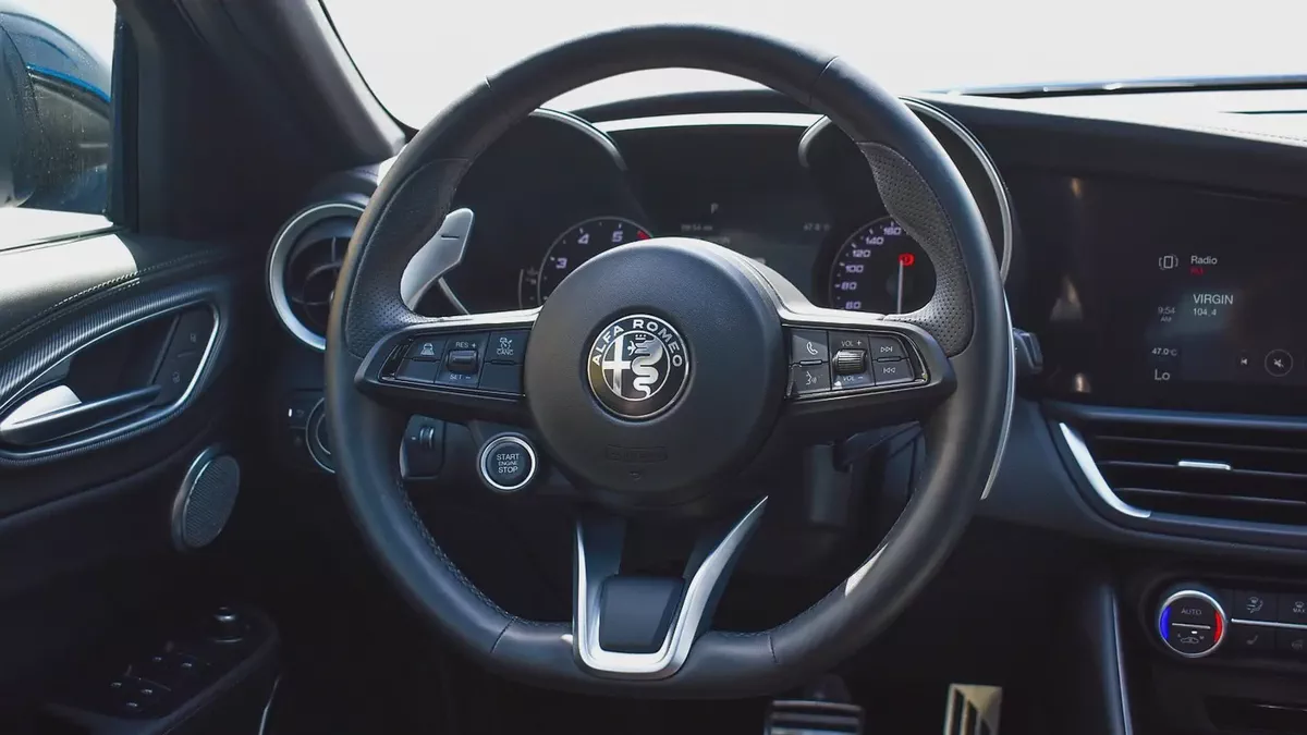 0% DP | AED 1,532/Month | Alfa Romeo | Giulia Veloce | 2022 | Gargash Warranty and Service-11-11